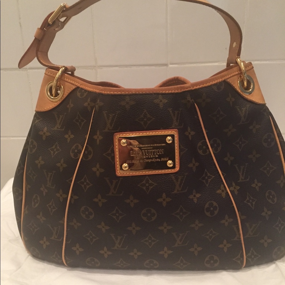Louis Vuitton Galleria PM Monogram Hobo 100% Auth.